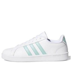 adidas Women's Cloudfoam Advantage White/Green. Size 6 1/2.